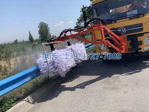 河南省高速公路實業(yè)開發(fā)有限公司-豫西養(yǎng)護(hù)中心與我司共同研發(fā)新型雙護(hù)欄板護(hù)欄清洗機(jī)