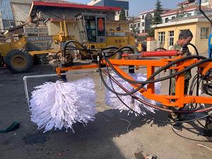 2020年11月11日山西省晉中市昔陽縣公路管理段與河南都市機械設備有限公司合作，在宋段長王隊長凌師傅的精心安排指導下與喬主任祝師傅的積極努力，成功研制出了加寬雙護欄板600mm護欄清洗機